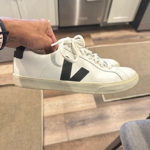 Veja Esplar Leather white and black size 8